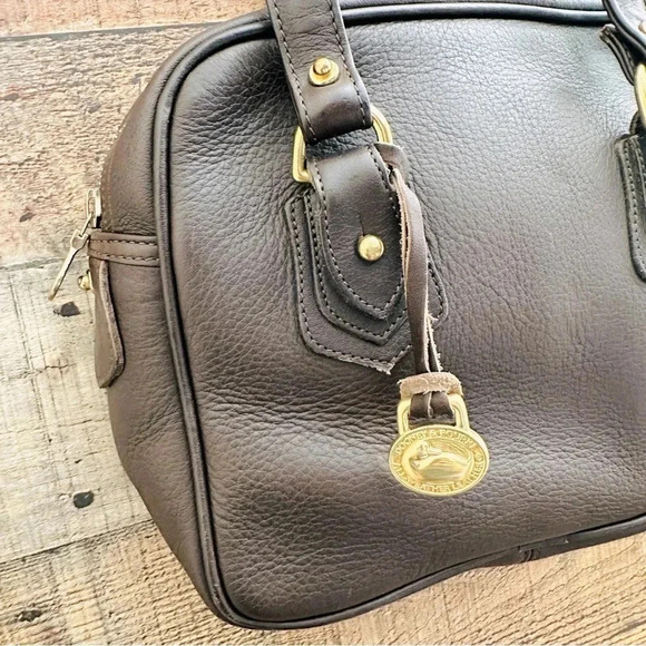 Rare Vintage Dooney & Bourke Leather Shoulder Bag - Picture 3 of 11